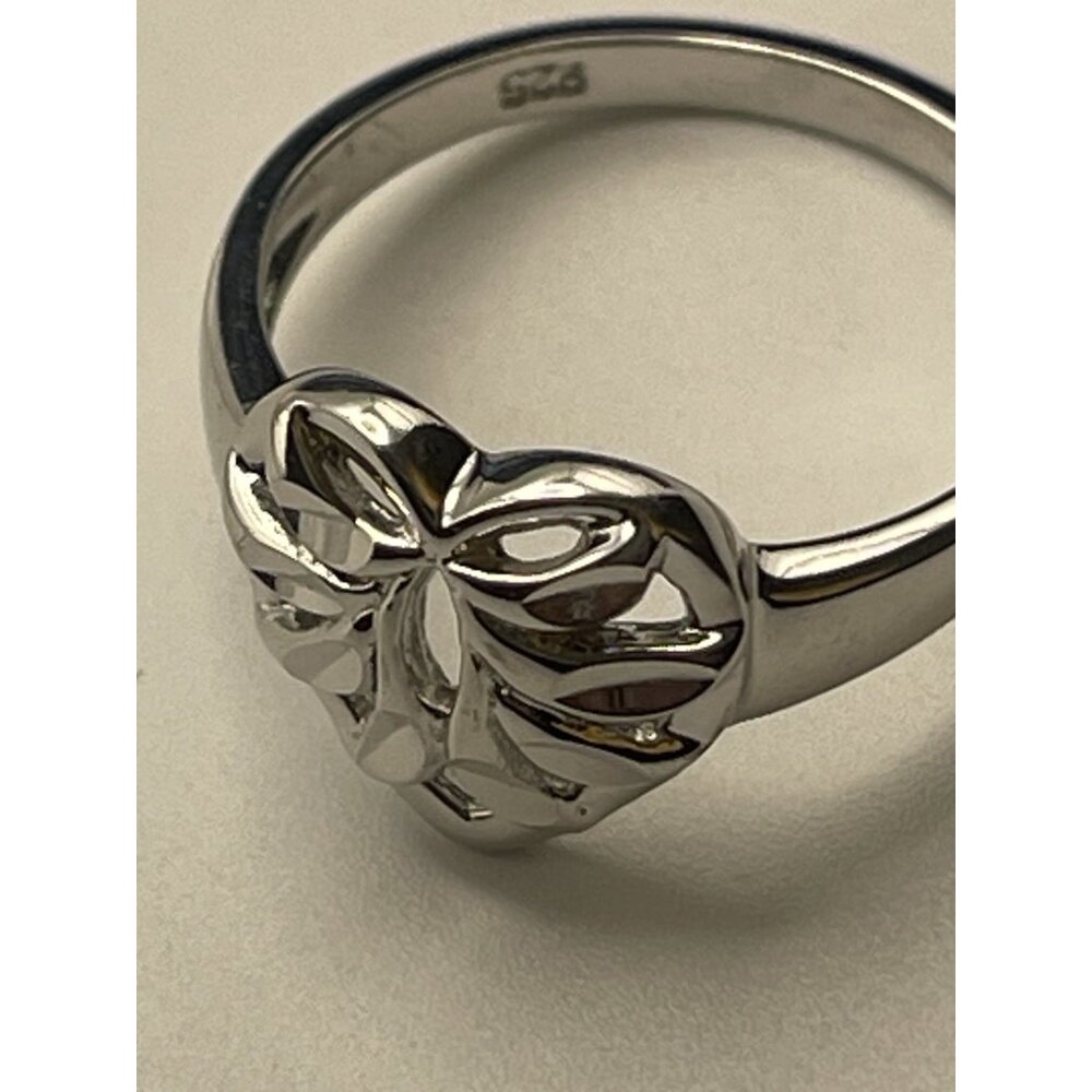 Sterling Silver 925 HEART Filigree RING Signed Avon Design SZ 7 With Box